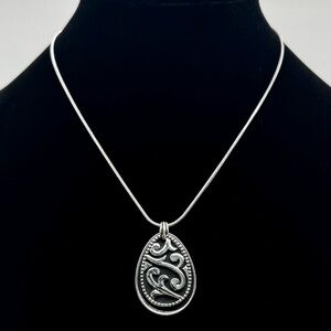 VTG Napier Silver Tone Swirl Pendant Necklace SIGNED Adjustable 16-19” Y2K Style